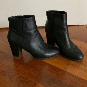 Vionic Black Ankle Booties